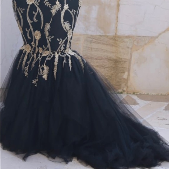 Dress - Picture 3 of 6